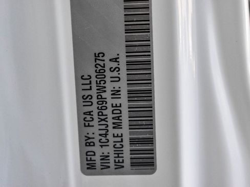 Used 2023 Jeep Wrangler Unlimited Sahara w/ Cold Weather Group image 28