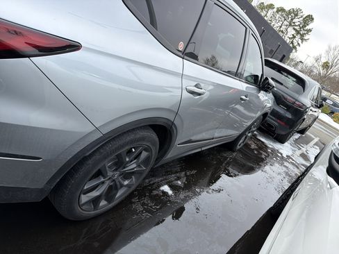 Used 2023 Acura MDX A-Spec image 11