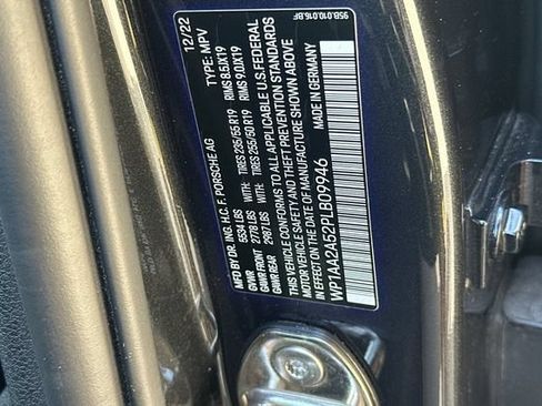 Used 2023 Porsche Macan AWD/4WD image 29