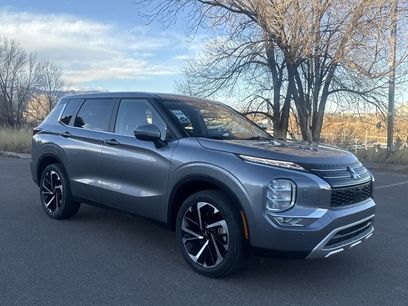 Used 2024 Mitsubishi Outlander SE
