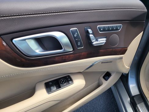 Used 2014 Mercedes-Benz SL 550 image 11