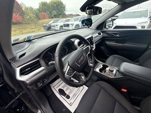 Certified 2023 GMC Acadia SLE w/ Driver Convenience Package image 15