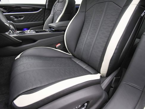 Used 2025 Bentley Flying Spur Plug-In Hybrid AWD/4WD image 51