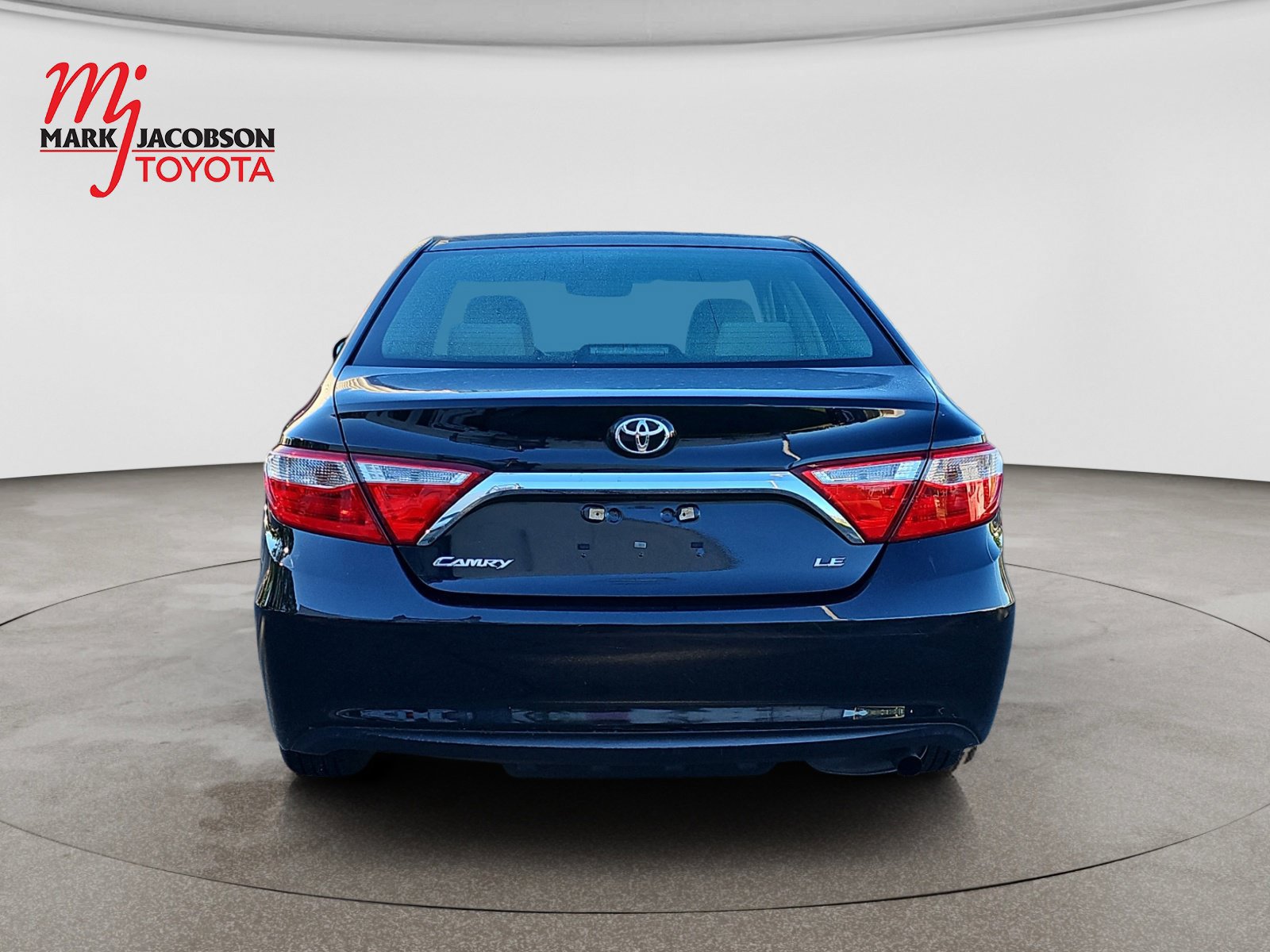 Used 2017 Toyota Camry LE FWD image 9