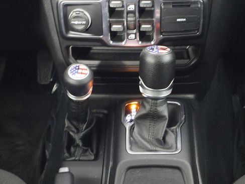 Used 2022 Jeep Wrangler Unlimited Sport AWD/4WD image 25