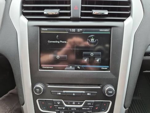 Used 2016 Ford Fusion SE FWD image 15