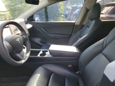 Used 2021 Tesla Model Y Long Range AWD/4WD image 19