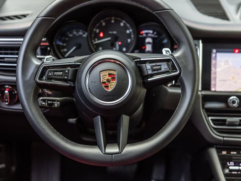 Certified 2026 Porsche Macan AWD/4WD image 13