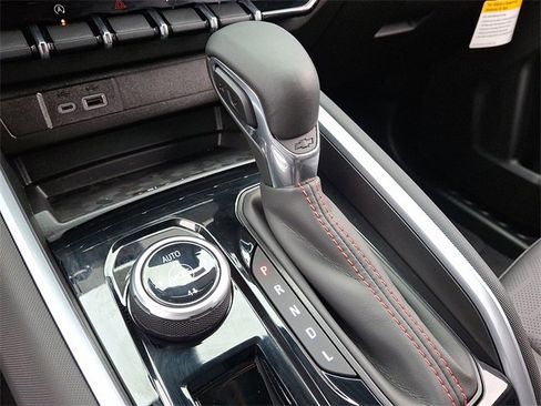 New 2025 Chevrolet Colorado Z71 w/ Midnight Edition image 11