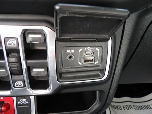 Used 2020 Jeep Gladiator Mojave AWD/4WD image 31