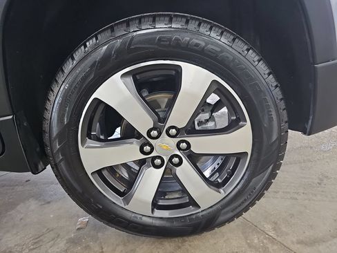 Used 2023 Chevrolet Traverse LT w/ LT Premium Package AWD/4WD image 37