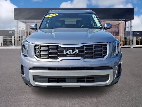 Used 2024 Kia Telluride S w/ S Sunroof Package image 2