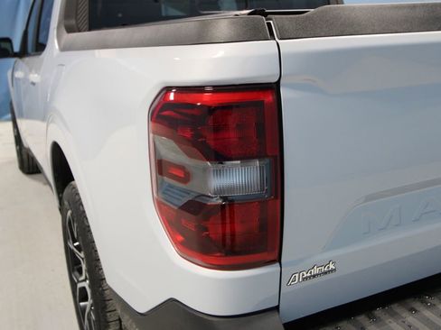 Used 2025 Ford Maverick Lariat image 35