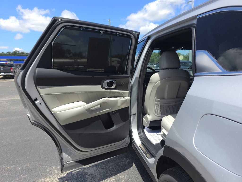 Used 2025 Kia Sorento SX Prestige AWD/4WD image 11