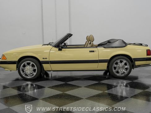 Used 1989 Ford Mustang LX image 2