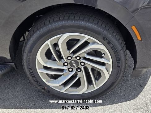 New 2027 Lincoln Navigator Premiere RWD image 15