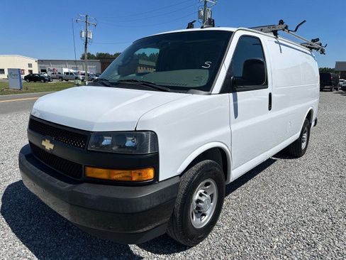 Used 2020 Chevrolet Express 2500 RWD image 2