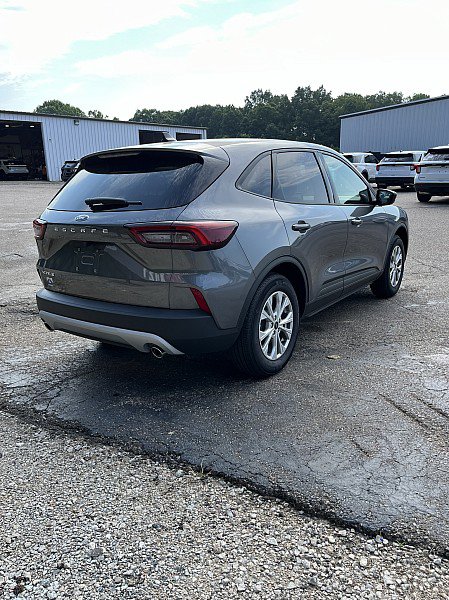Used 2026 Ford Escape Active w/ Cold Weather Package FWD image 7
