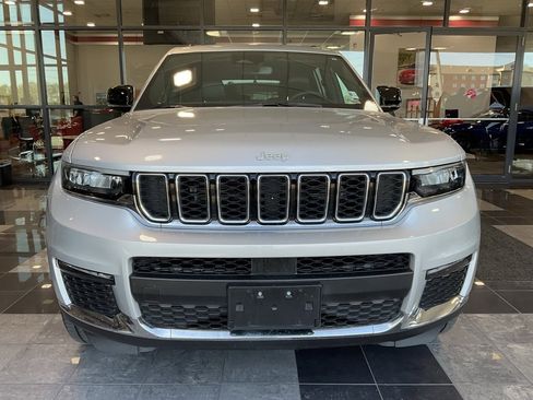 Used 2024 Jeep Grand Cherokee L Limited image 2