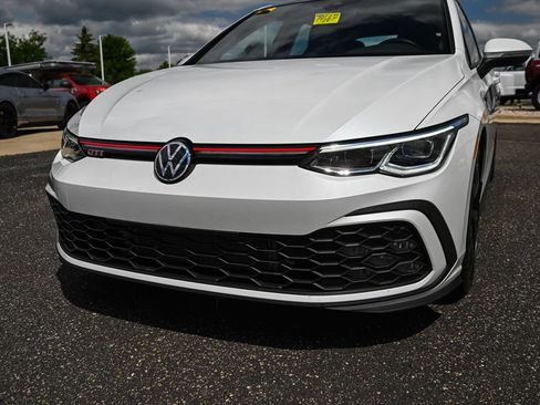 Used 2022 Volkswagen GTI SE FWD image 11