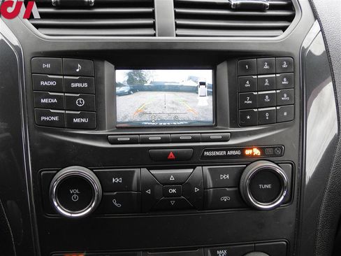 Used 2018 Ford Explorer XLT image 18