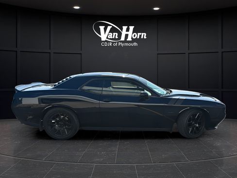 Used 2015 Dodge Challenger R/T Plus RWD image 8