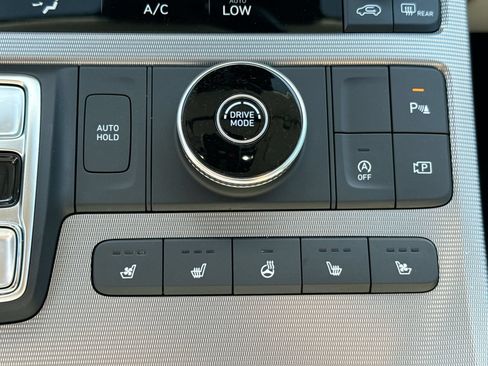 Used 2025 Hyundai Palisade Calligraphy FWD image 32