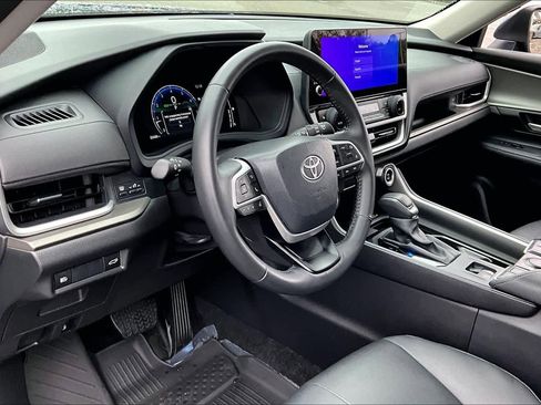 Certified 2025 Toyota Grand Highlander XLE image 17