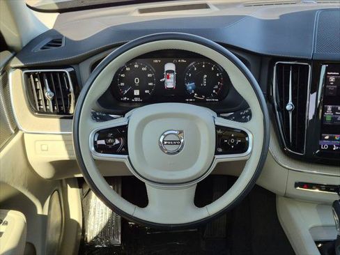 Used 2021 Volvo XC60 T5 Inscription AWD/4WD image 13