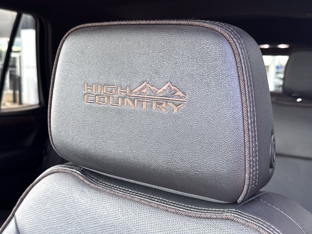 Used 2024 Chevrolet Tahoe High Country AWD/4WD image 15