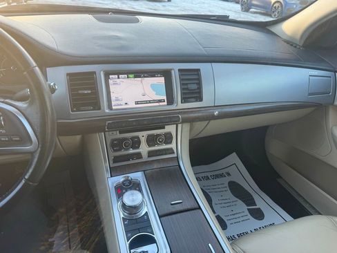 Used 2013 Jaguar XF 3.0 image 31
