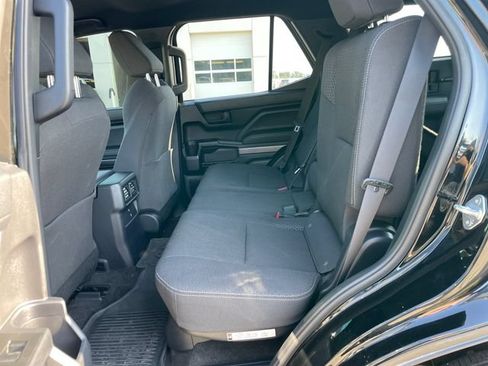 Used 2025 Toyota 4Runner SR5 AWD/4WD image 28