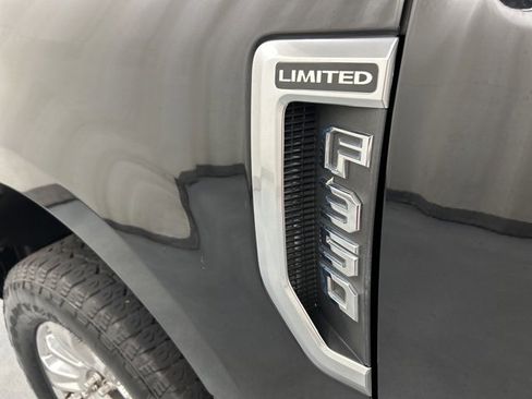 Used 2022 Ford F350 Limited image 31