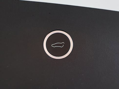 Used 2020 Tesla Model X Long Range image 18