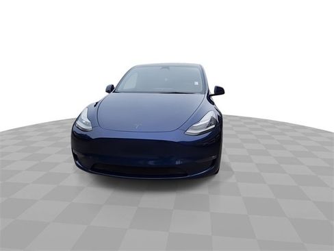 Used 2021 Tesla Model Y Long Range image 3