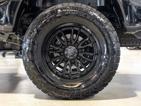 Used 2022 Ford F250 Platinum w/ FX4 Off-Road Package AWD/4WD image 25