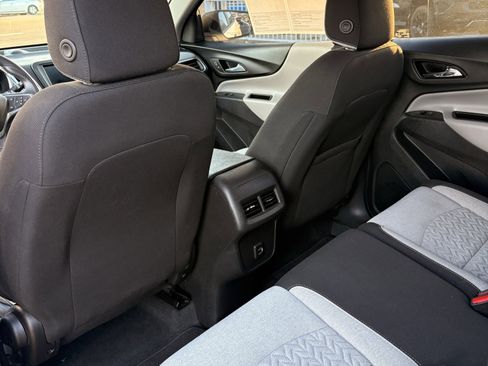 Used 2022 Chevrolet Equinox LS image 16
