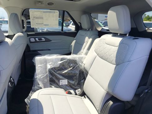 New 2026 Ford Explorer Platinum w/ LUX Leather Package AWD/4WD image 31