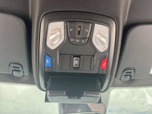 Used 2025 RAM 1500 Warlock AWD/4WD image 24