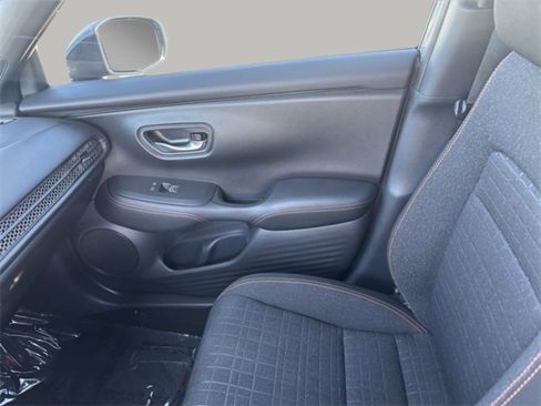 Used 2025 Honda HR-V Sport image 17