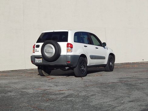 Used 2001 Toyota RAV4 2WD image 3