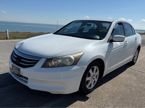 Used 2011 Honda Accord LX image 1