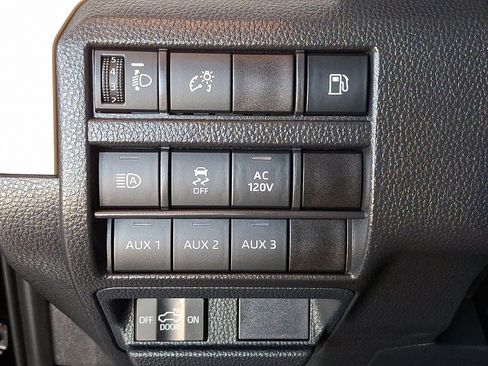 Used 2024 Toyota Tacoma TRD Sport image 25