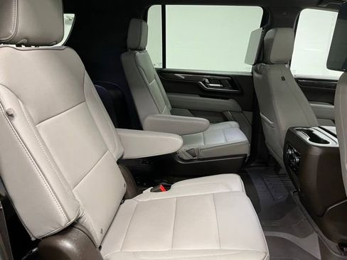 Used 2025 GMC Yukon XL Elevation w/ Elevation Premium Package AWD/4WD image 54