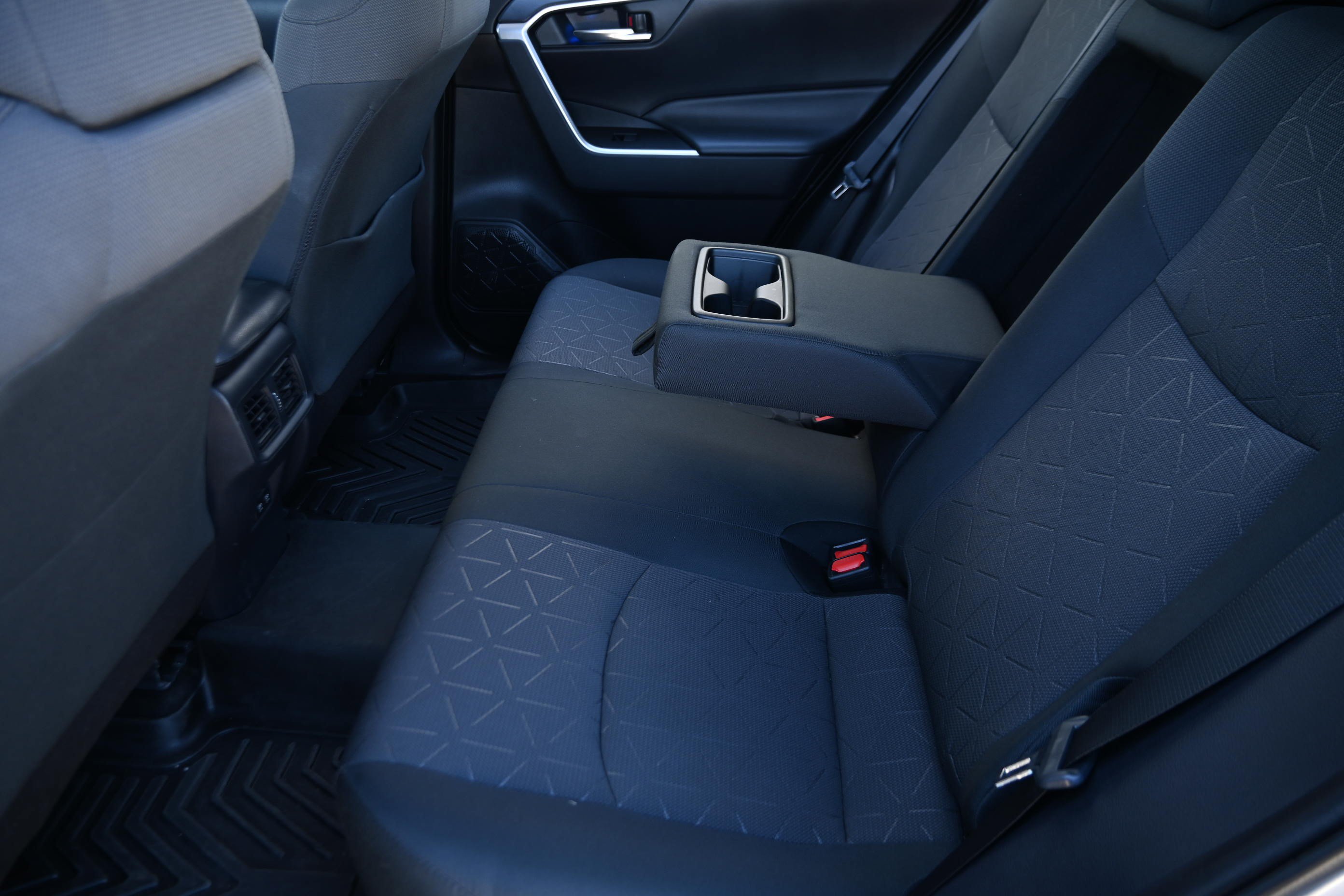 Used 2019 Toyota RAV4 XLE w/ Convenience Package AWD/4WD image 13