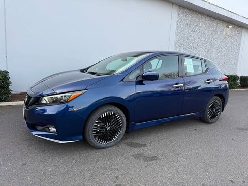 Certified 2024 Nissan Leaf SV Plus image 2