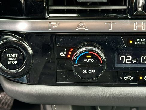 New 2026 Nissan Pathfinder SL image 17