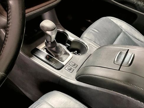 Used 2014 Toyota Highlander XLE image 17