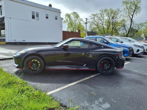 New 2025 Nissan Z NISMO w/ Floor Mat Package RWD image 7