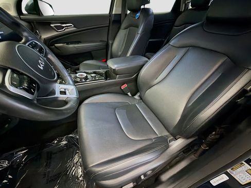 Used 2023 Kia Sportage EX w/ EX Premium Package image 11